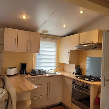 Mh Bois Dormant 6 Pers 3ch Avec Lave Linge Et Tv Campingplads